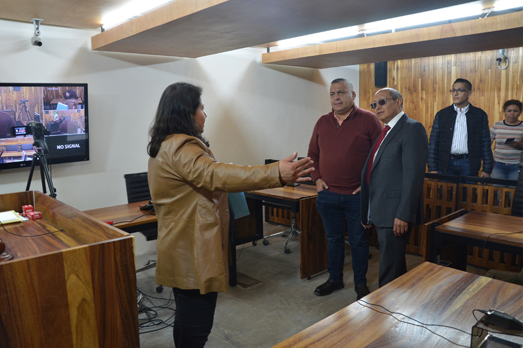 Supervisa Jorge Reséndiz García acciones de mejoramiento en las sedes de Zitácuaro