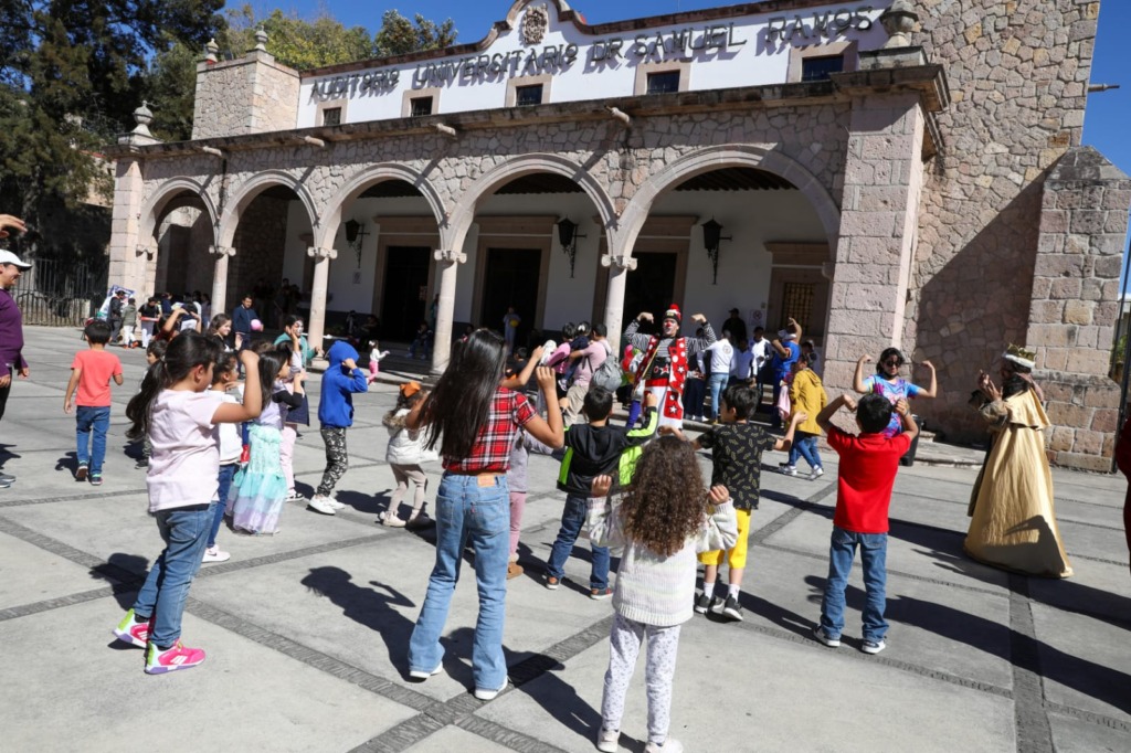 UMSNH realiza Festival del Día de Reyes