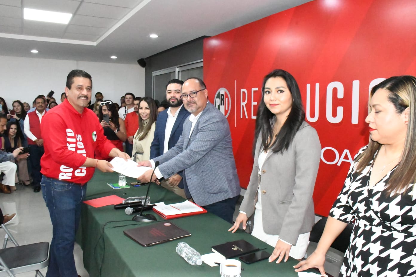 Se registran precandidatos a diputaciones federales por el PRI