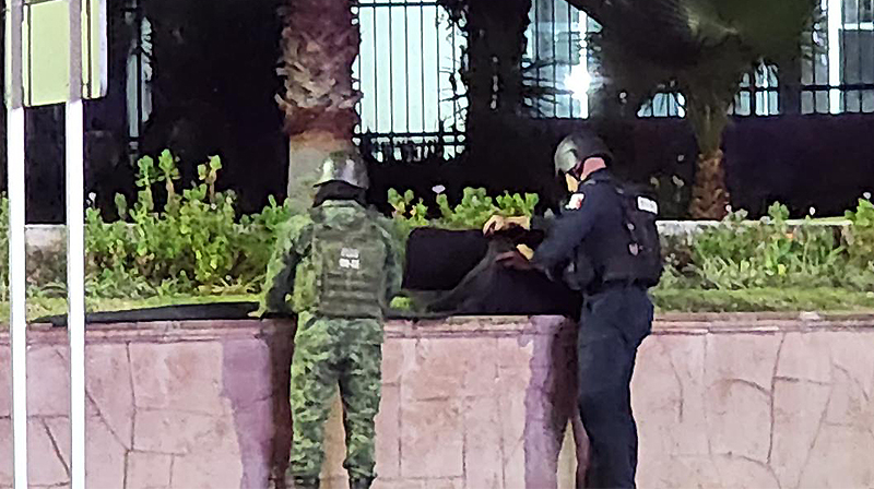 Ciudano encuentra una granada y la entrega a las autoridades, en Morelia