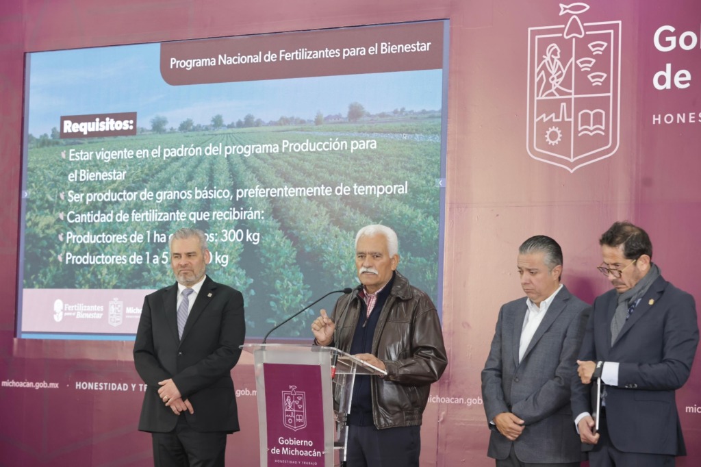 Son 77 mil productores beneficiados con fertilizante, en 2024: Bedolla