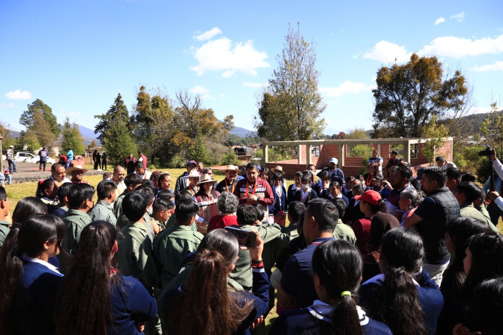 Entrega Nacho Campos obras en Corupo por 1.3 mdp