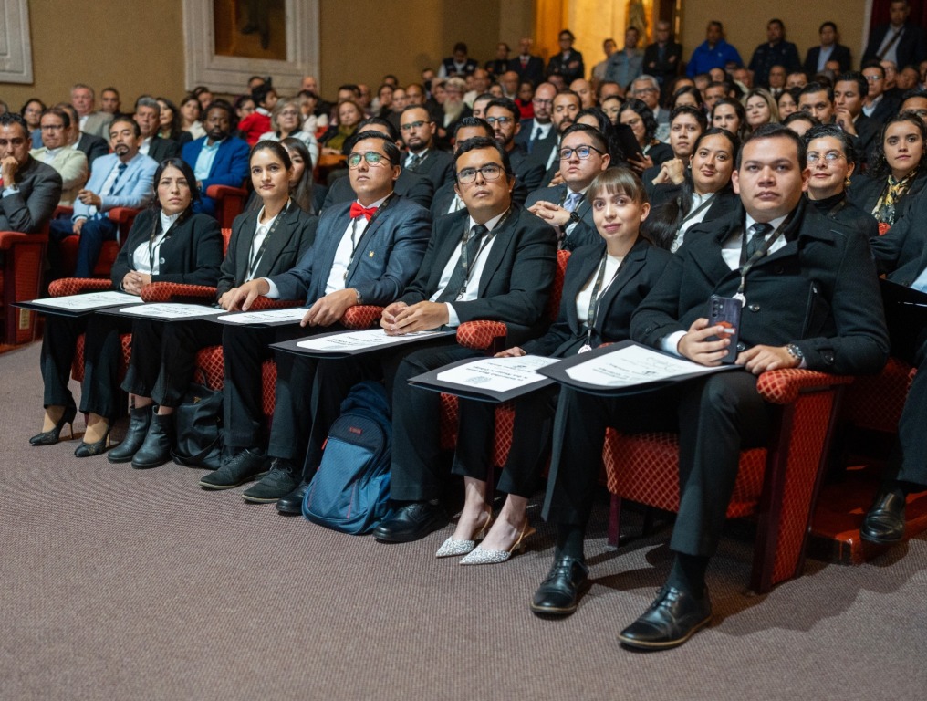 Han alcanzado la excelencia académica: la rectora entrega la medalla “Dr. Ignacio Chávez Sánchez”