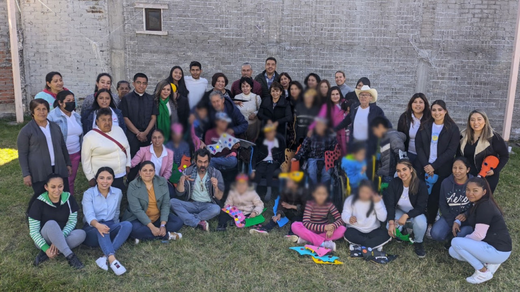 DIF Michoacán convive con niños de albergue de Quiroga