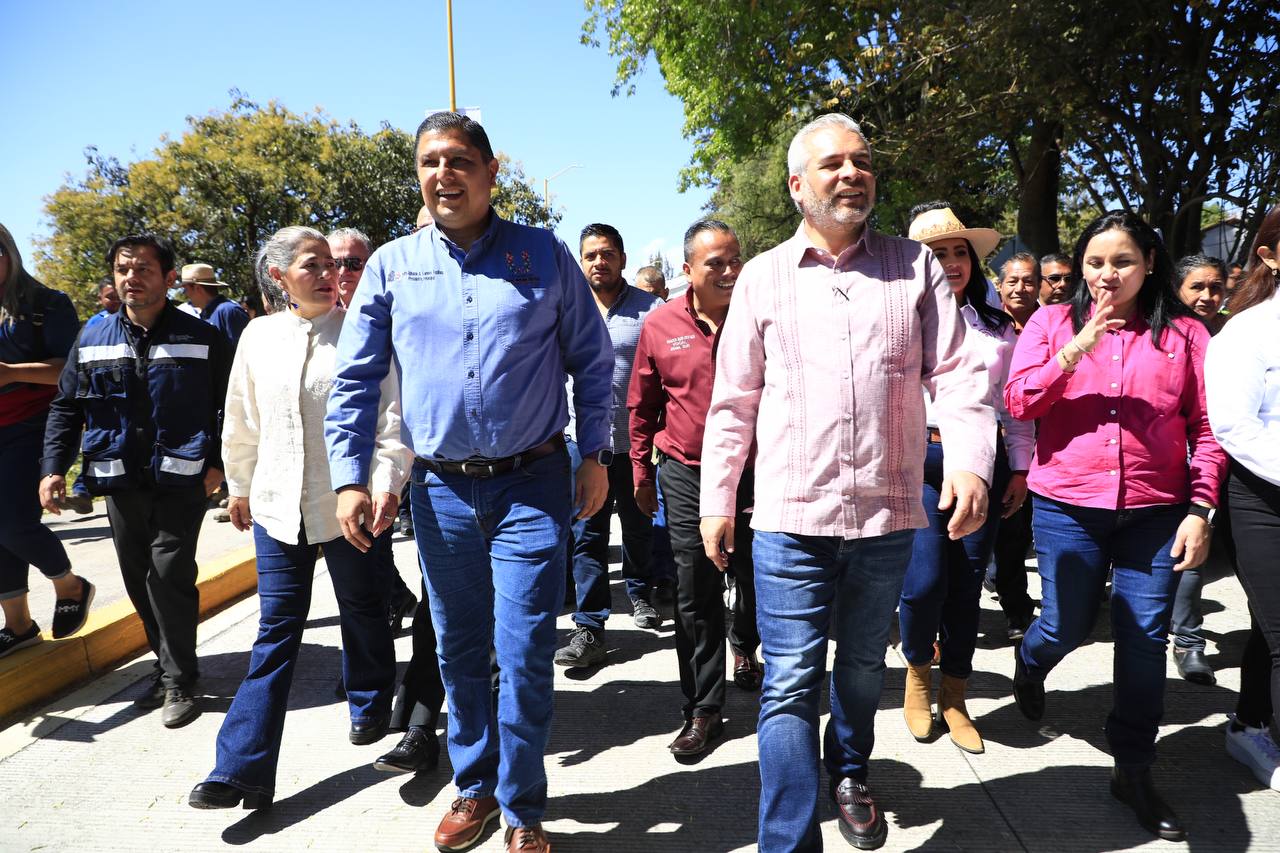 Nacho Campos y Alfredo Ramírez entregan rehabilitación de la avenida San Francisco