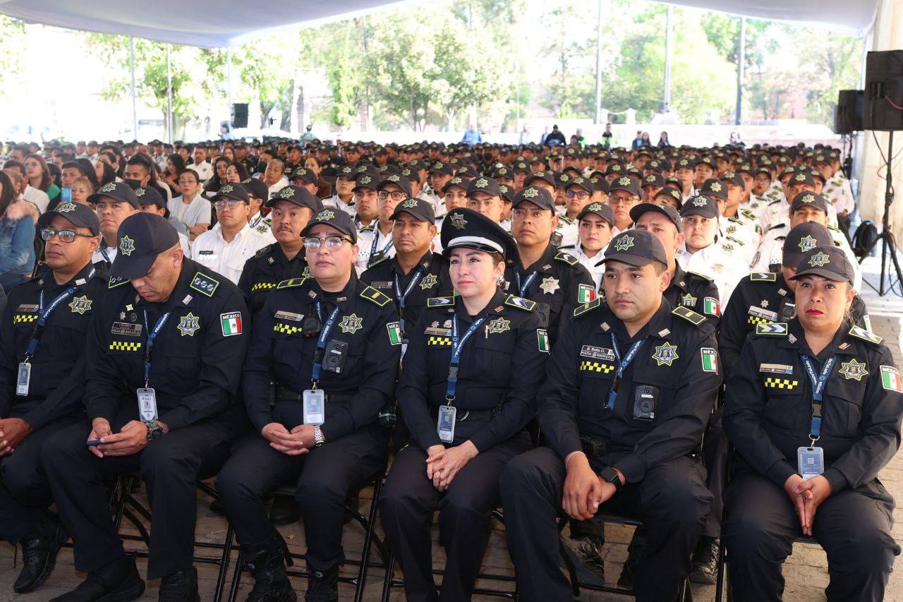 Entrega Alfonso Martínez promociones y ascensos a 144 policías de Morelia