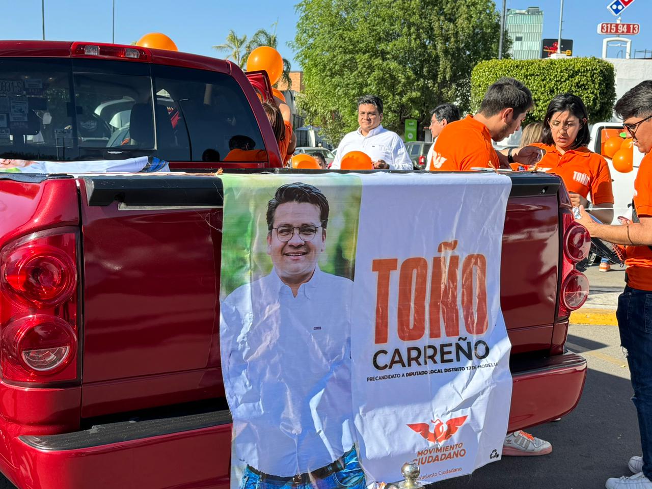Gran cierre de precampaña de Toño Carreño
