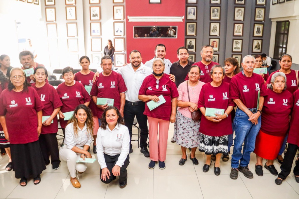 Gobiernos de Nacho Campos y estatal cumplen el sueño de 144 familias