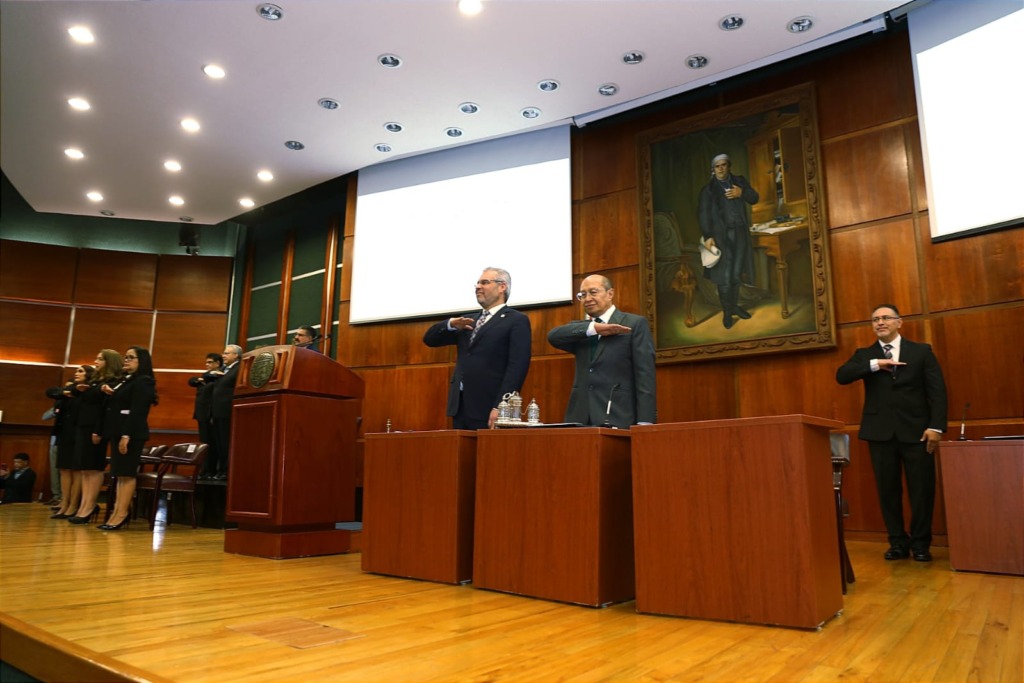 Asiste Bedolla a informe de actividades del Poder Judicial de Michoacán