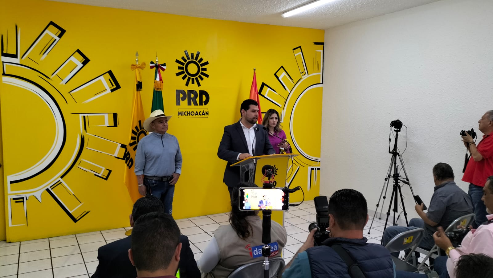 Raúl Morón “no da el ancho” en ningún cargo o función: PRD