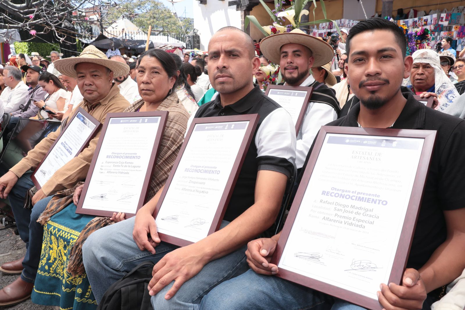 Reconocen a 178 artesanos michoacanos en el LXIII Concurso de Domingo de Ramos