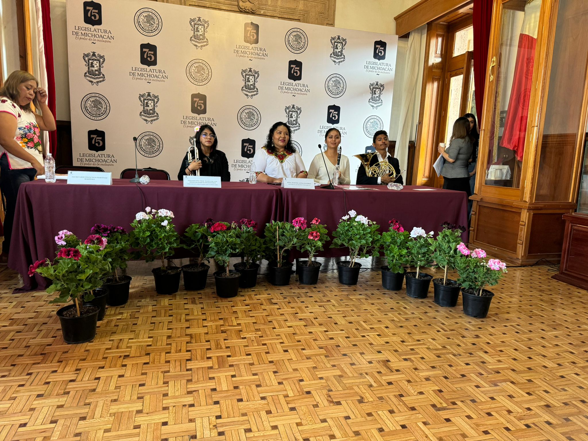 Anuncian la 33 Edición de la Feria del Geranio en Tingambato