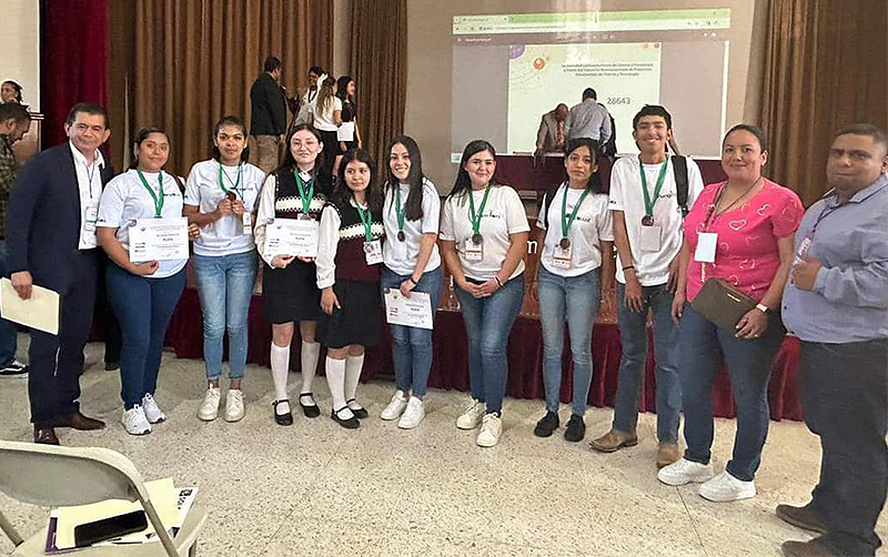 Estudiantes del Cecytem ganan 3 platas y 4 bronces en Infomatrix