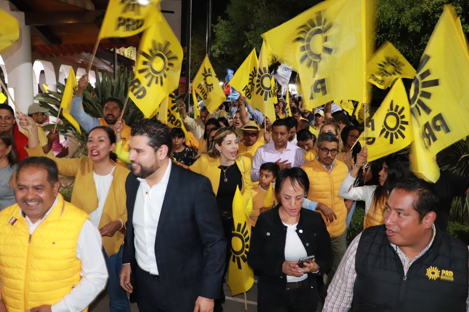 Ante el IEM, formalizan candidatura común PRD, PAN y PRI