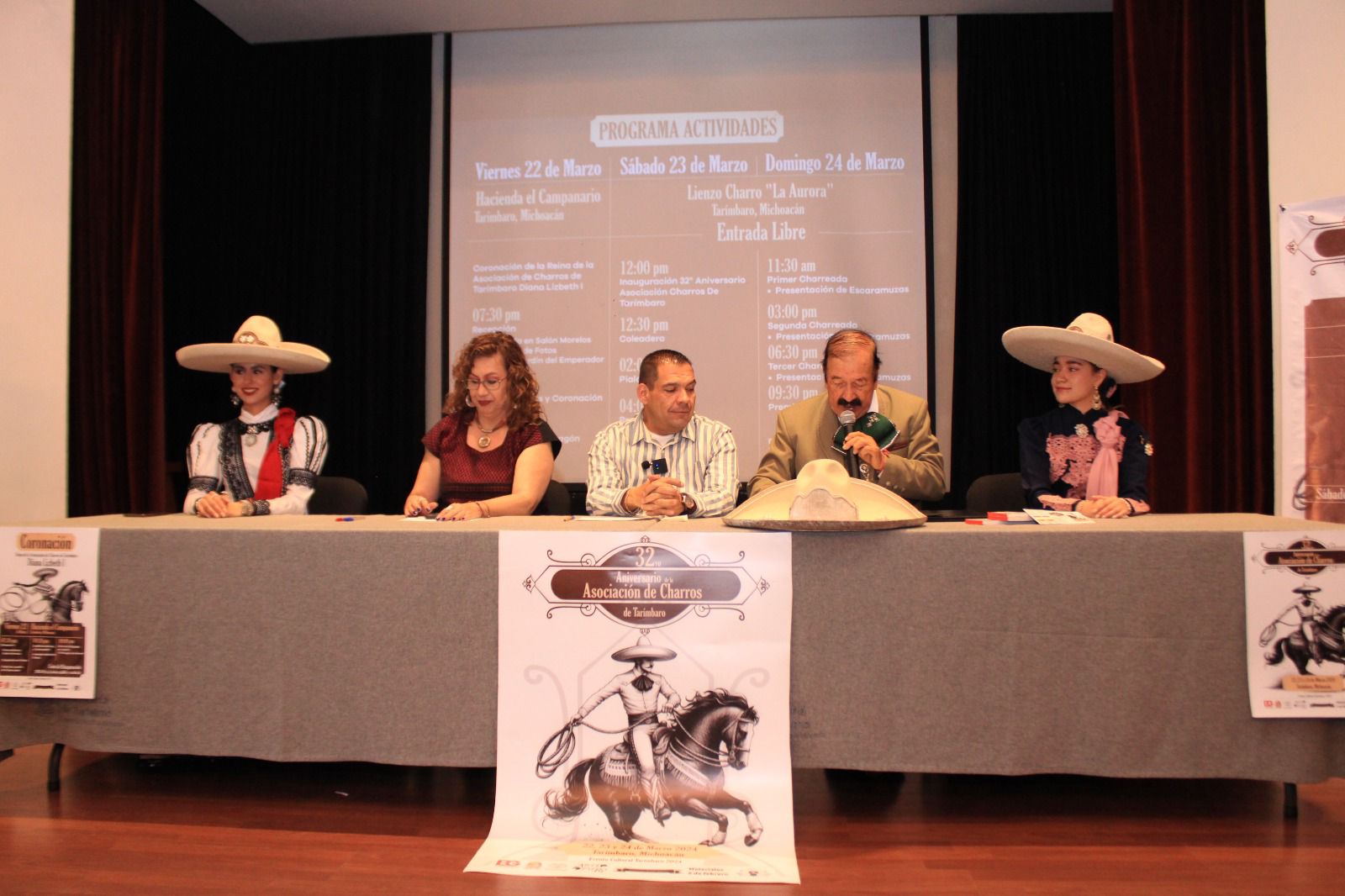 Asiste a la Gran Charreada por el 32 Aniversario de la Asociación de Charros de Tarímbaro