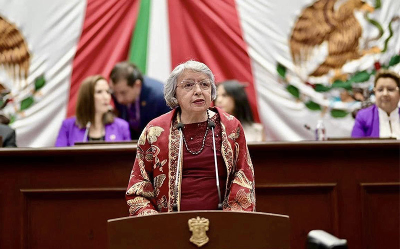 Recibe Citlali Martínez condecoración “La Mujer Michoacana 2024”