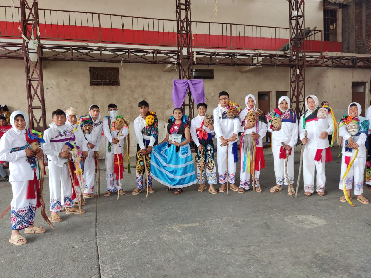 Maestro de Charapan es reconocido por rescate de tradiciones y cultura