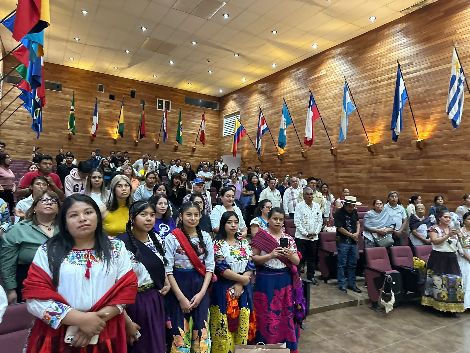 Pueblos originarios de la ribera del Lago de Pátzcuaro temen por su supervivencia