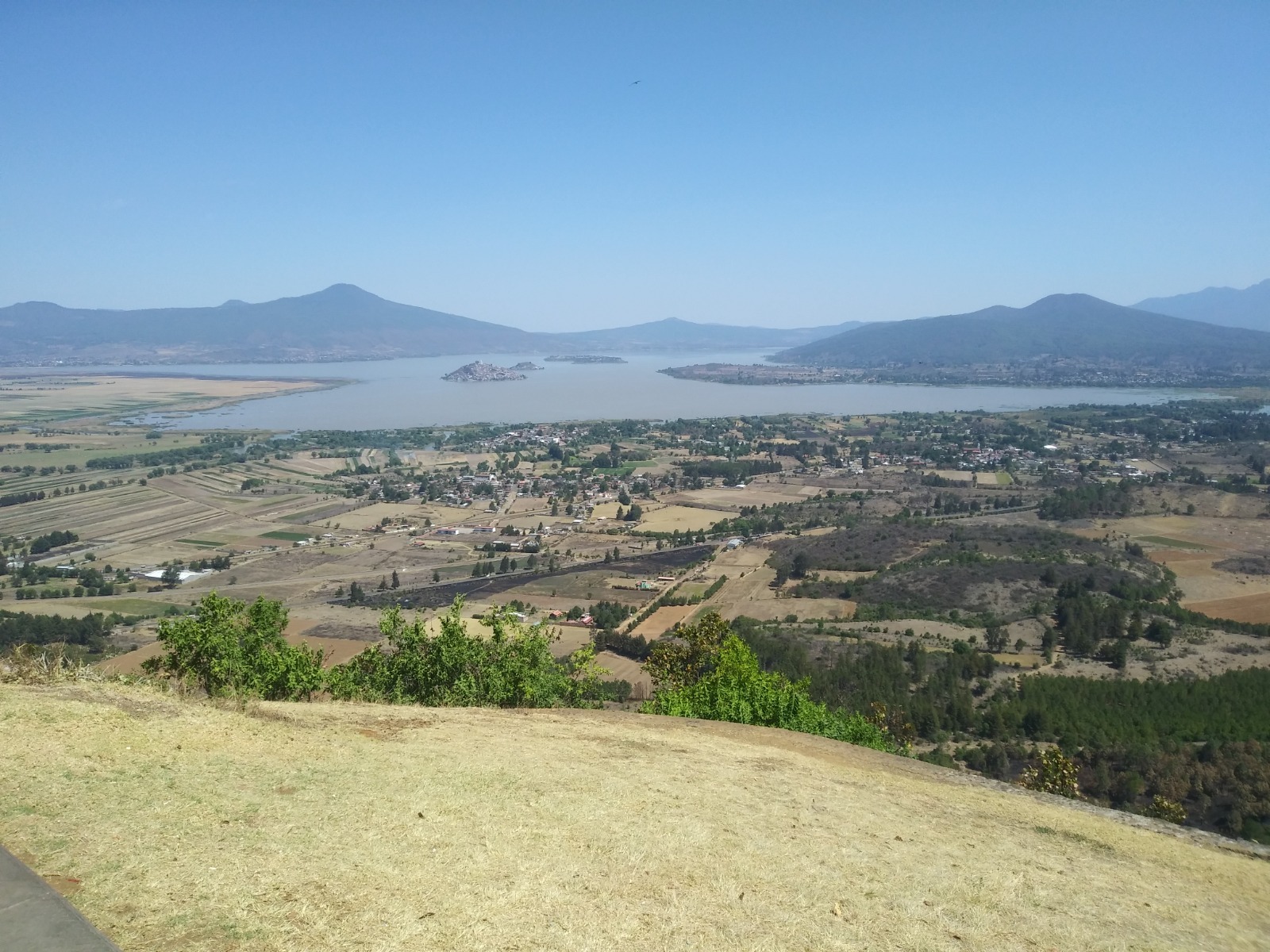 Secma va por protección de 33 mil hectáreas para rescatar el lago de Pátzcuaro