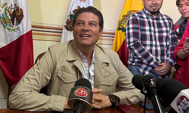 Solicitan funcionarios municipales permiso para ausentarse de sus cargos para sumarse a la campaña de Martínez Alcázar