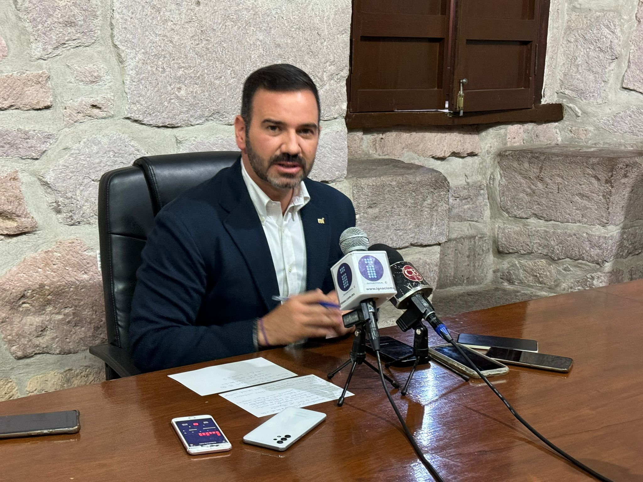 Revisará Ayuntamiento el nivel del ruido que producen los juegos pirotécnicos durante encendido de Catedral, y harán ajustes