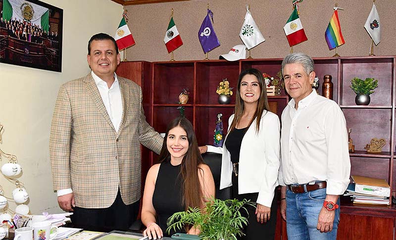 Sheida Barajas y Yanitzi Palomo ya son diputadas locales; asistieron a sus oficinas
