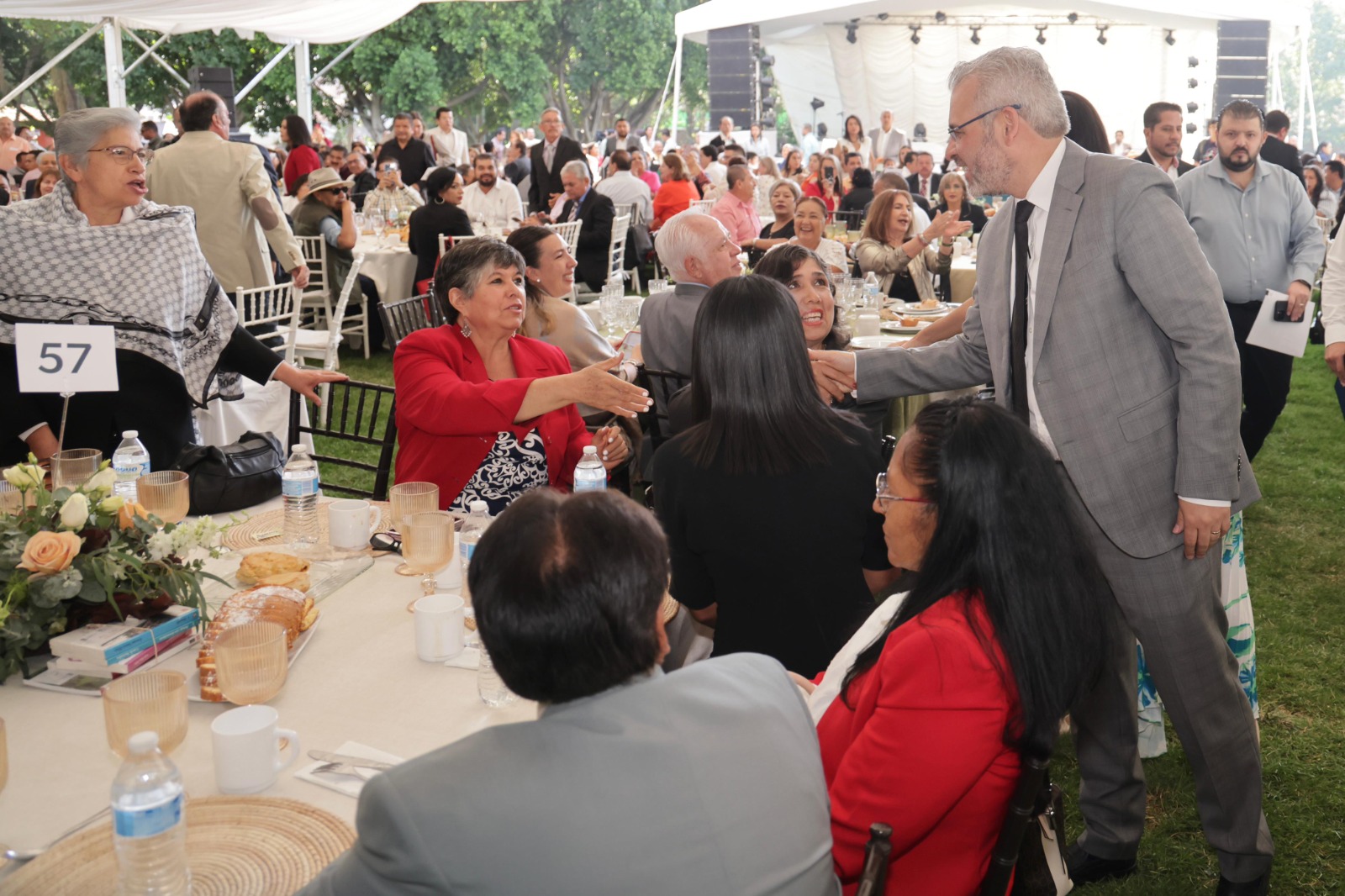 Celeridad en trámites para miles de maestros: SEE