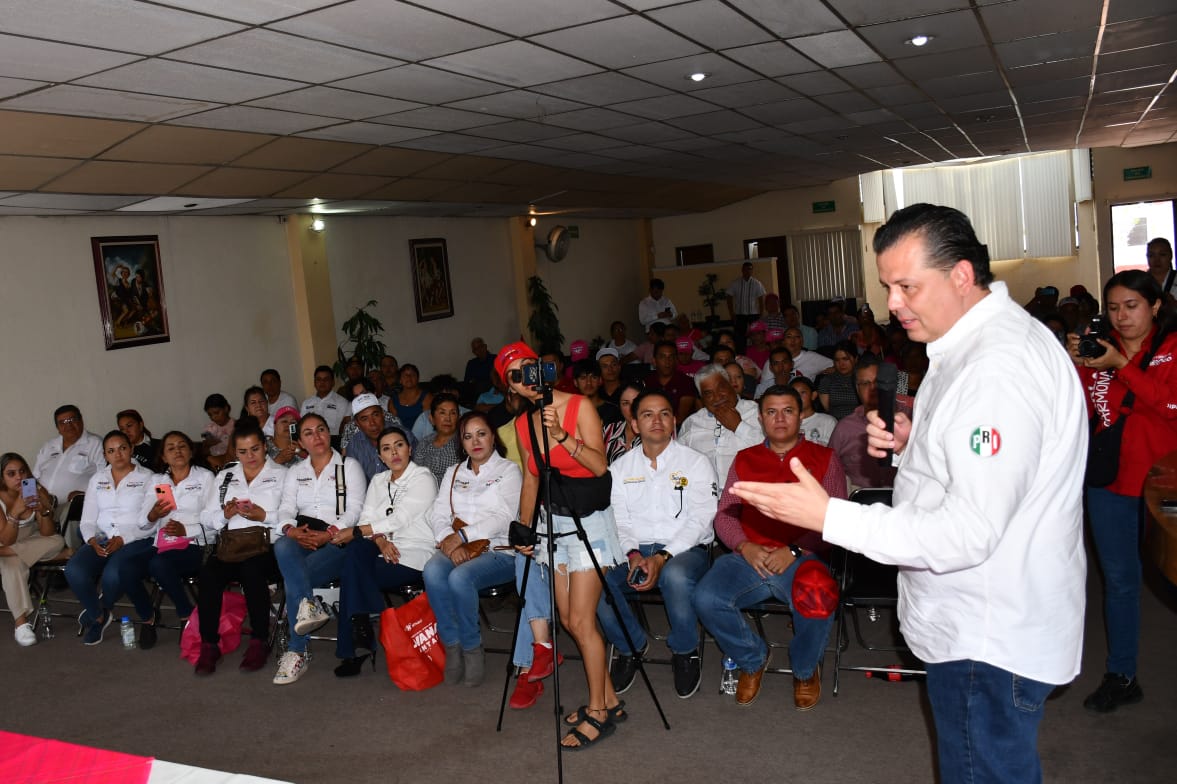 Estamos en el mismo barco y si somos priistas es momento de demostrarlo: Memo Valencia