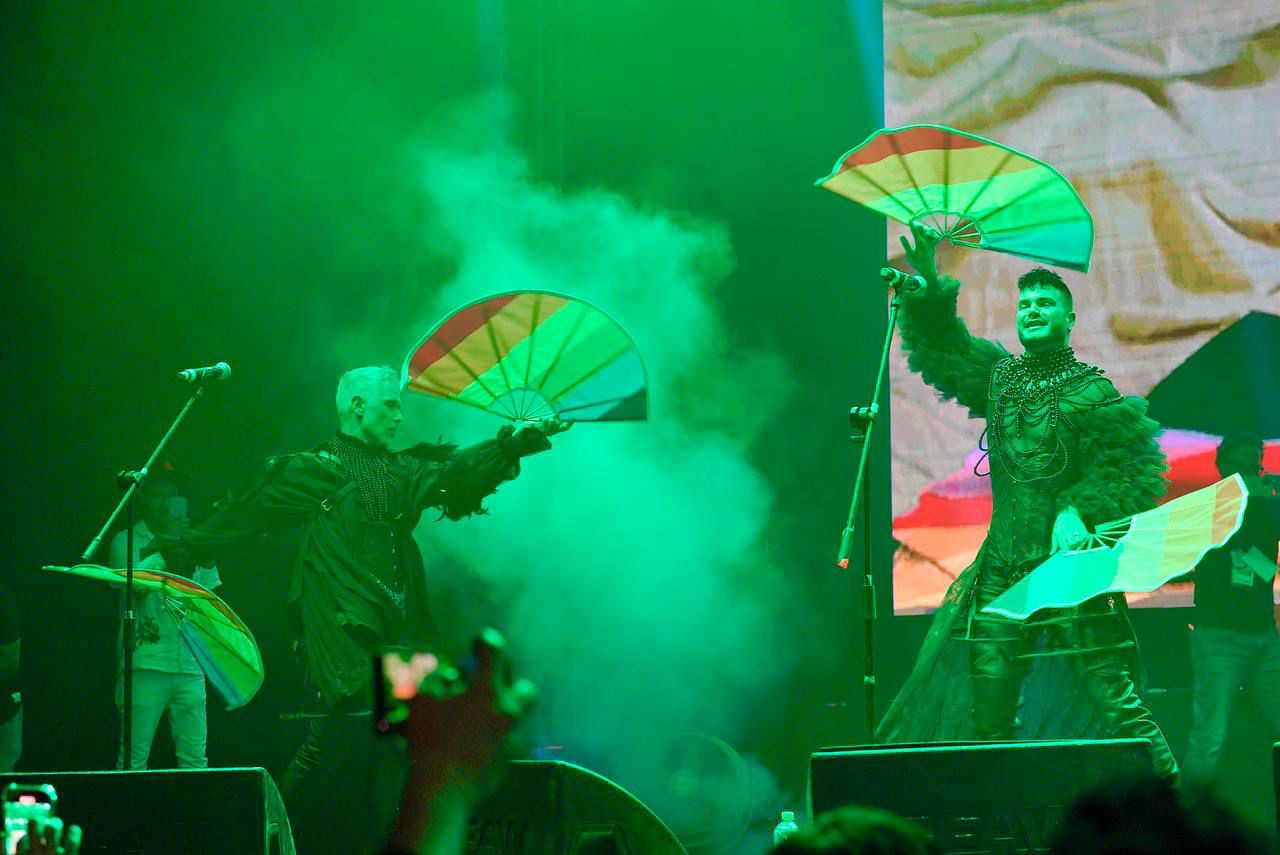 Miles de personas bailaron con Locomía, Dj Alvarado y Roberto Carlo