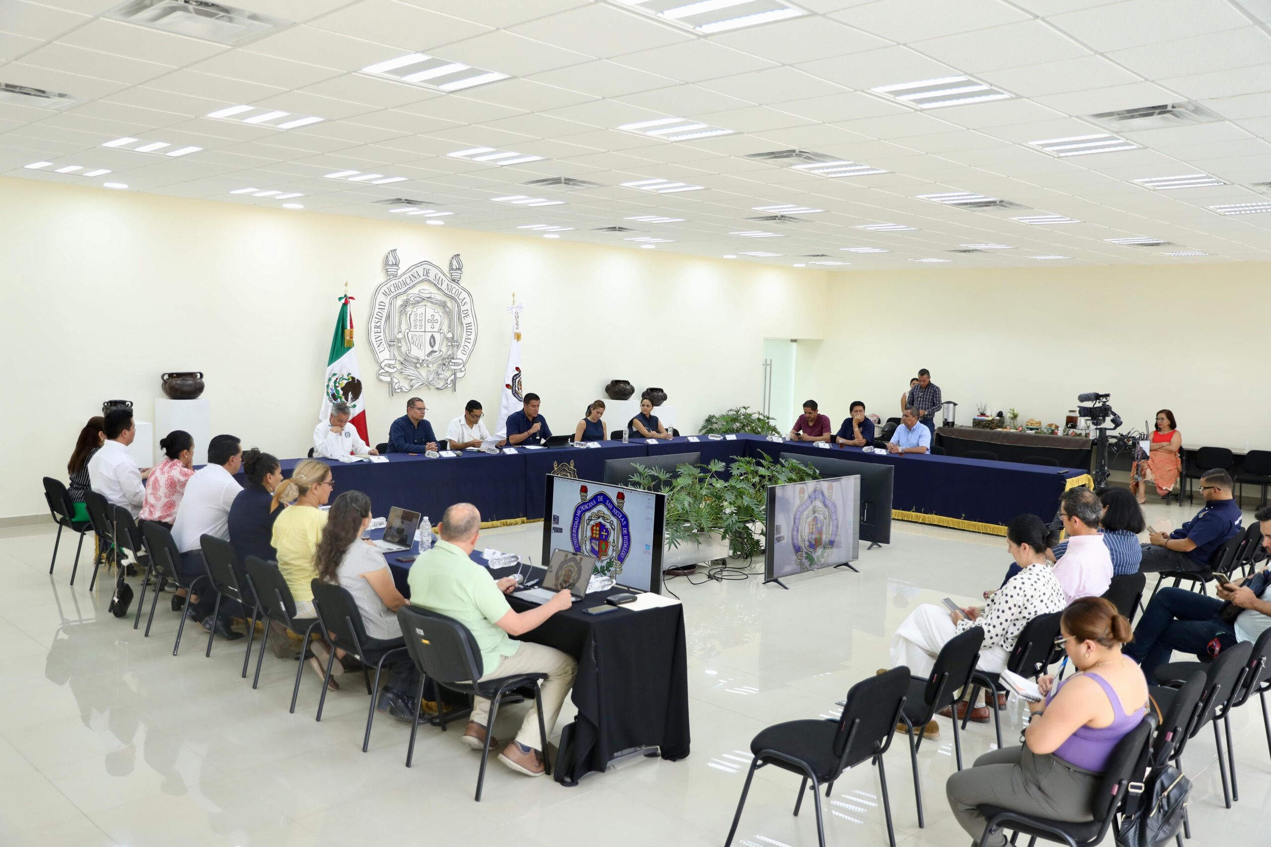 Filosofía, Historia y Lengua y Literaturas Hispánicas, con cupo para la segunda convocatoria de ingreso a la UMSNH