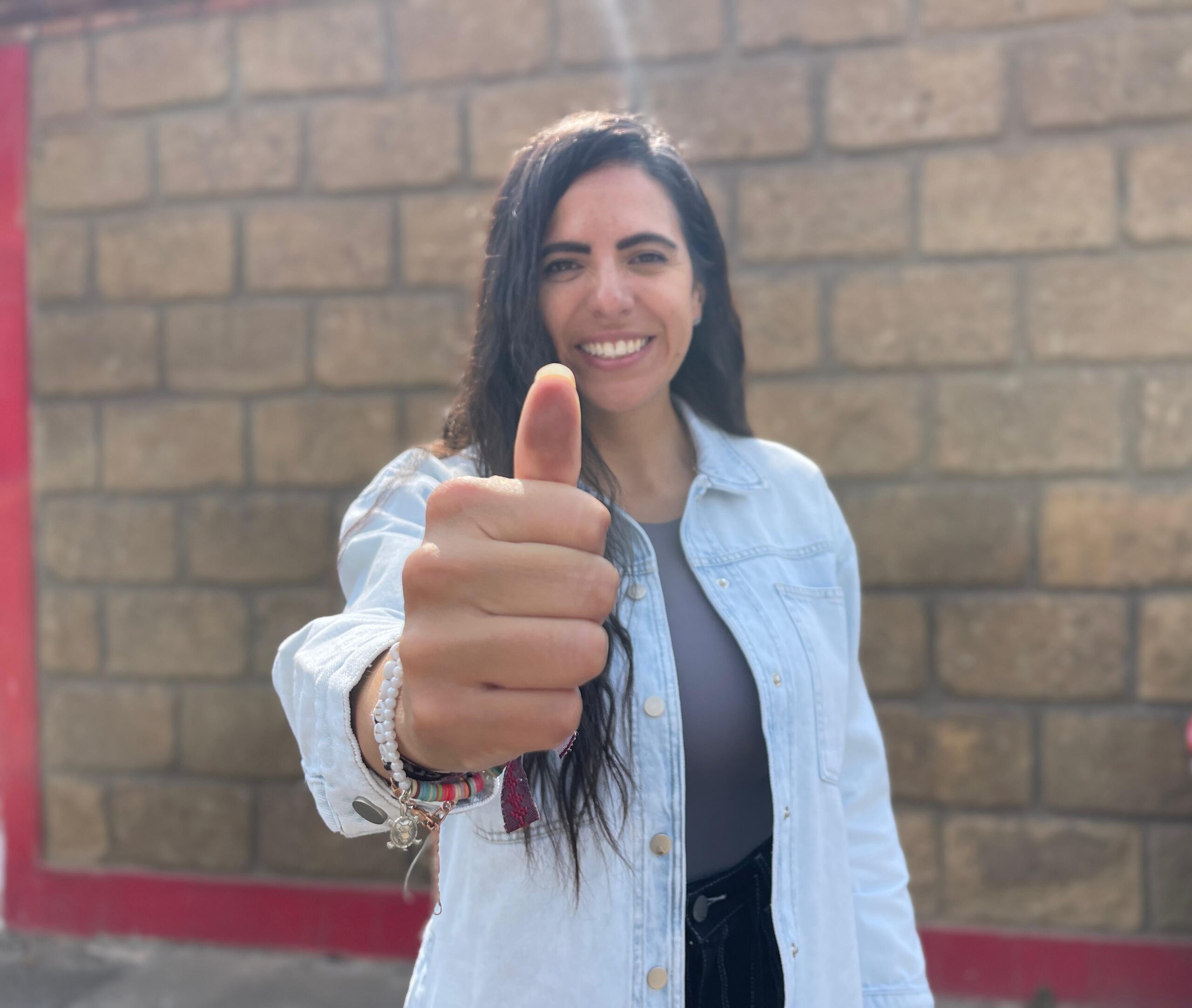 Emite Giulianna Bugarini su voto e invita a participar