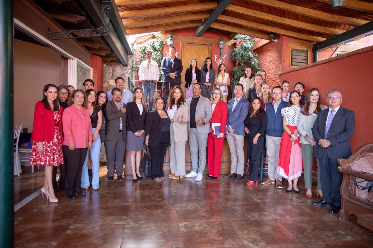 UMSNH y CANACO SERVYTUR plantean ruta para potenciar competencias profesionales en universitarios