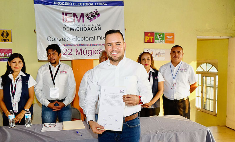 Entregan constancia de mayoría a Reyes Galindo