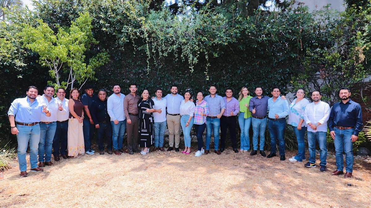 Dirigencia del PRD, alcaldes y alcaldesas electas trazan ruta hacia el futuro