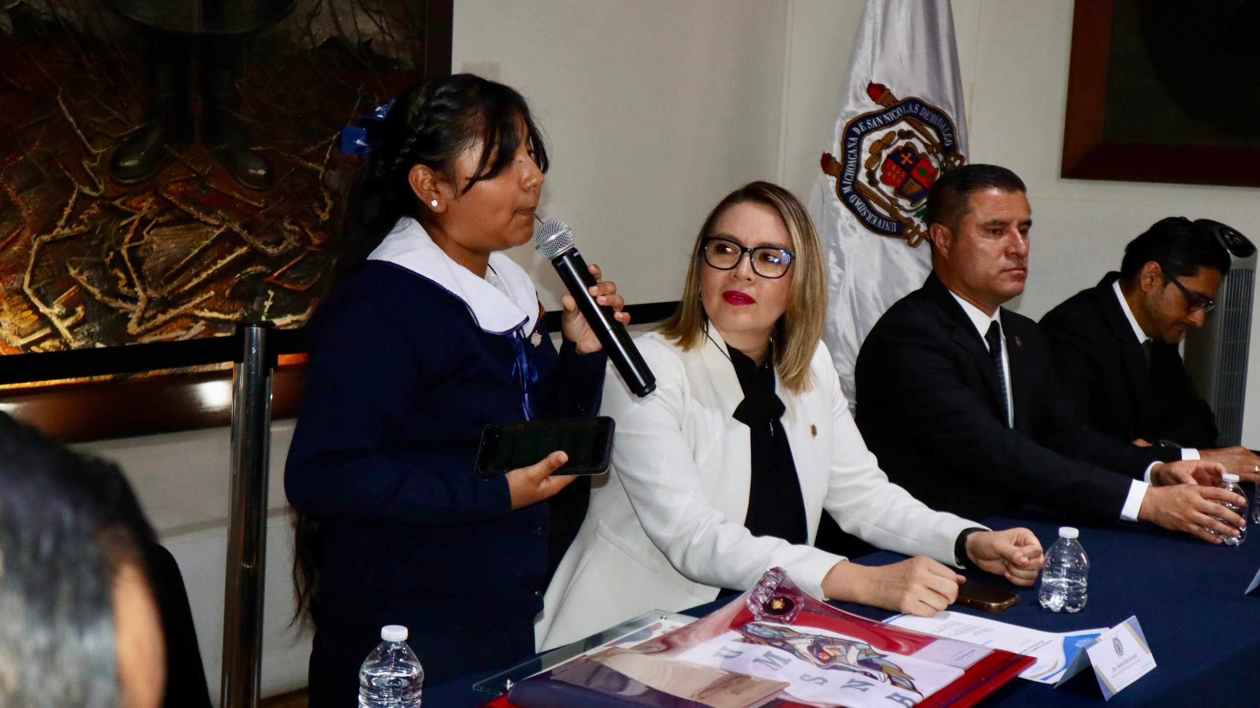 Paloma González es la rectora de la UMSNH por un día; señala que la educación es una herramienta poderosa 