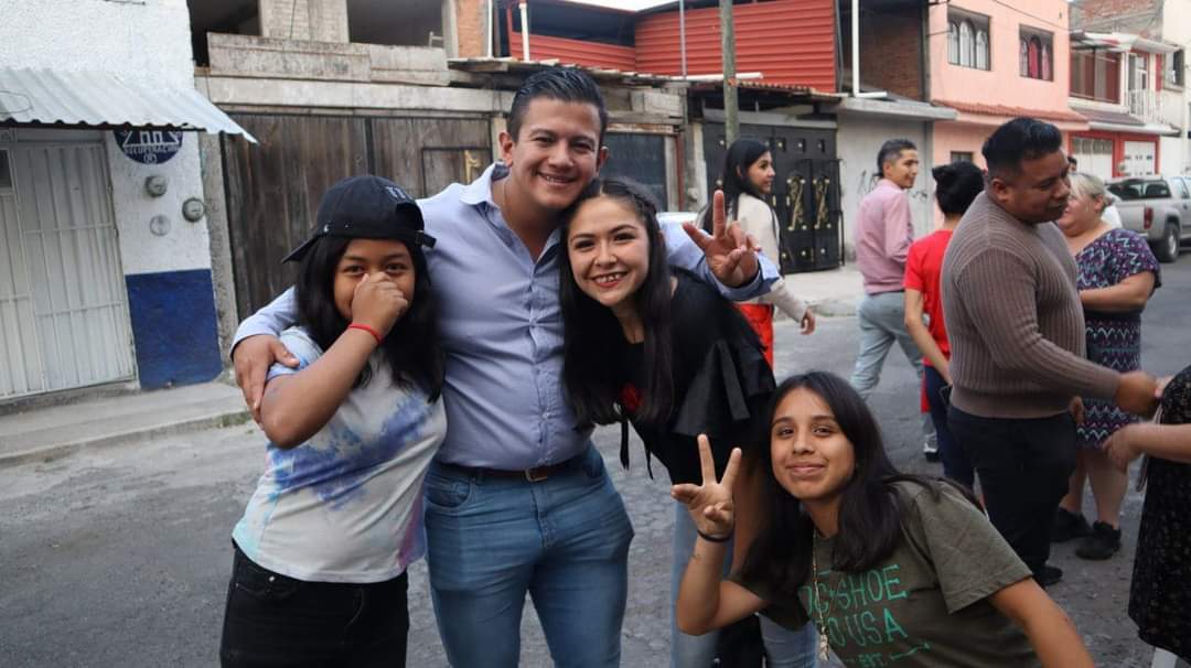 Víctor Zurita lleva Caravana de Servicios y resuelve gestiones en colonias y comunidades morelianas