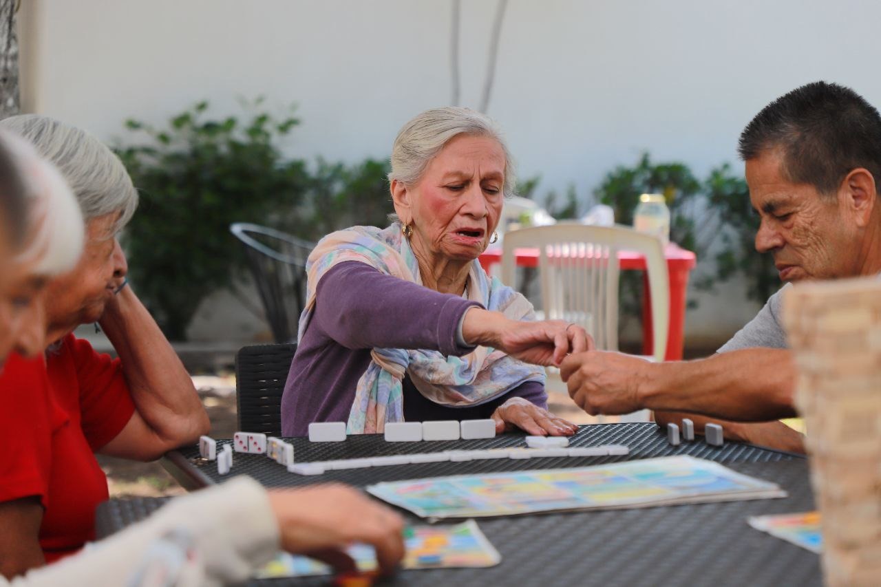DIF Morelia promueve gimnasia cerebral en el Asilo Casa de los Abuelos