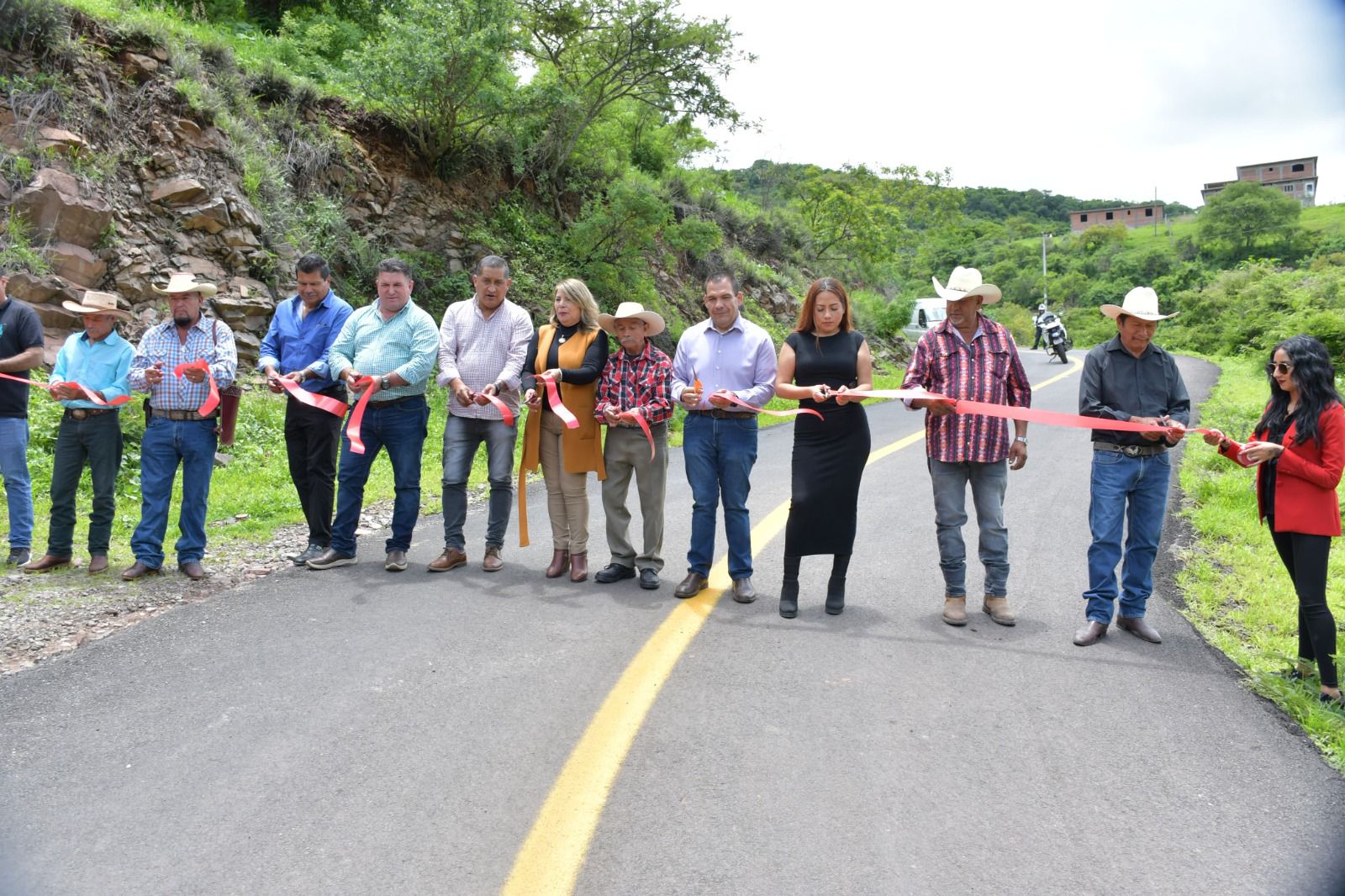 Camino Al Progreso: Bladimir González inaugura 3 obras en Tarímbaro