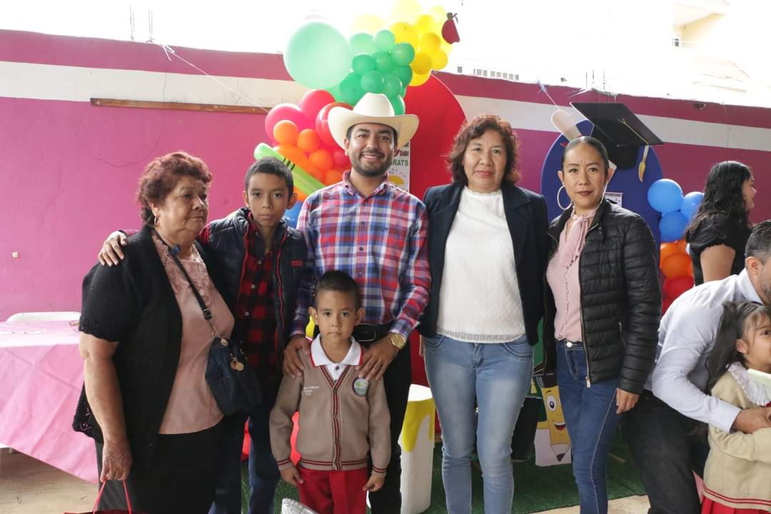 Vamos a fortalecer de manera decidida al sector educativo en Los Reyes: Humberto Jiménez