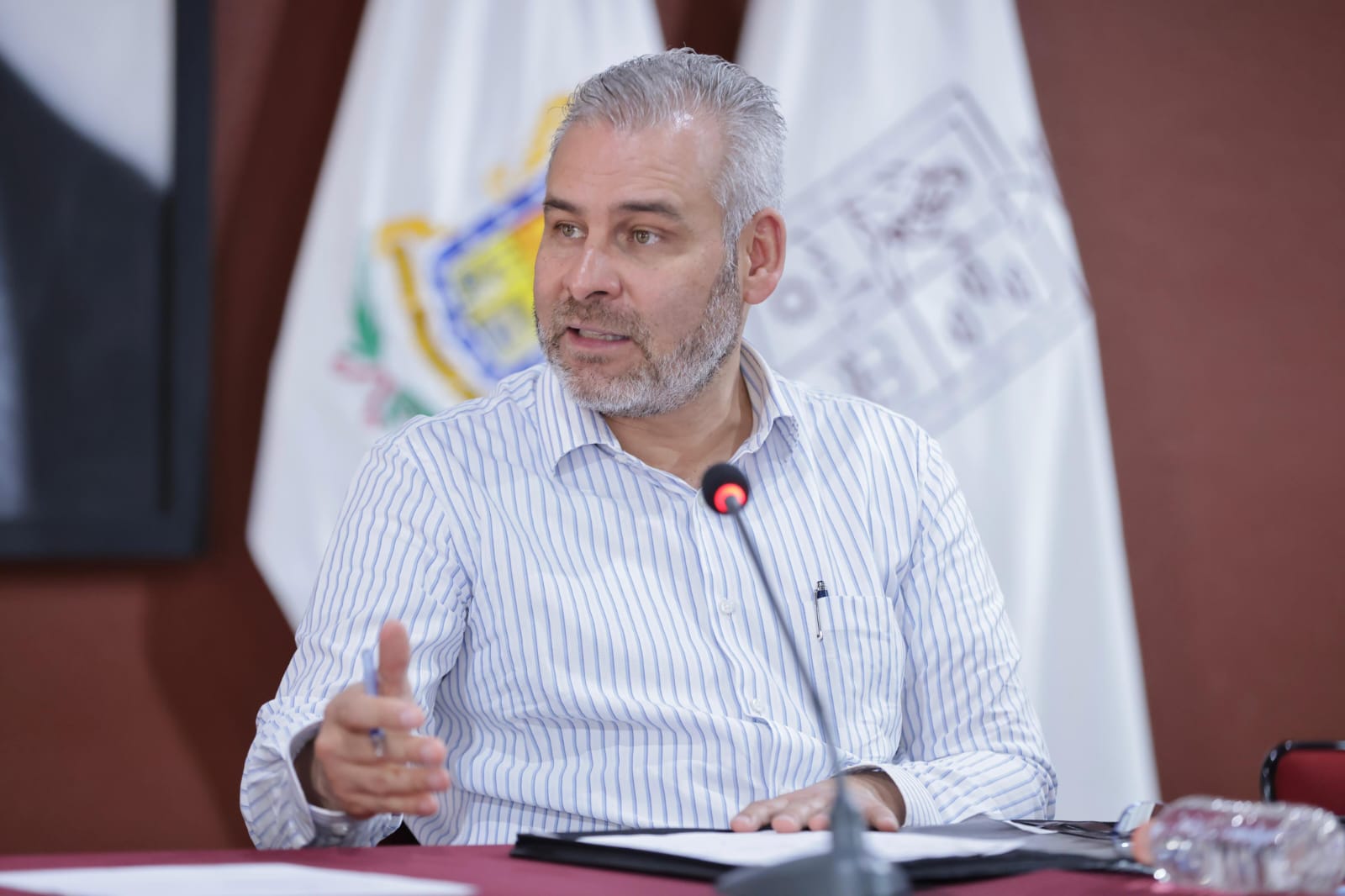 Servicios escolares homologados en institutos y subsistemas evitarán corrupción: Bedolla