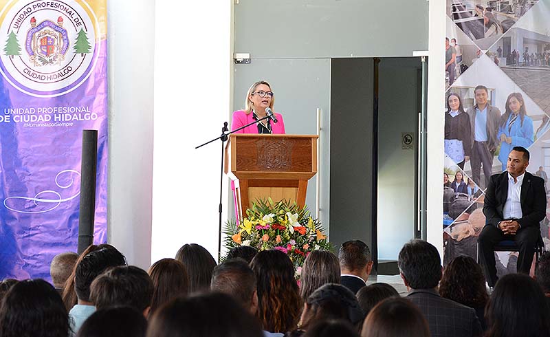 Por descentralizar las actividades académicas, deportivas y culturales de la UMSNH, se pronuncia rectora