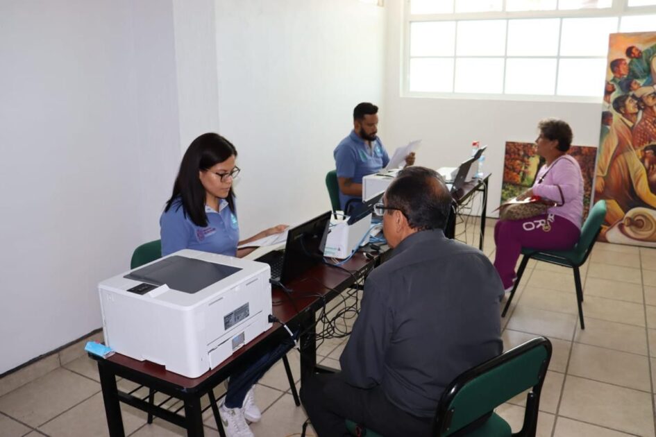 Más de 350 personas beneficiadas en Zitácuaro con Jornada Regional de Servicios de Pensiones Civiles