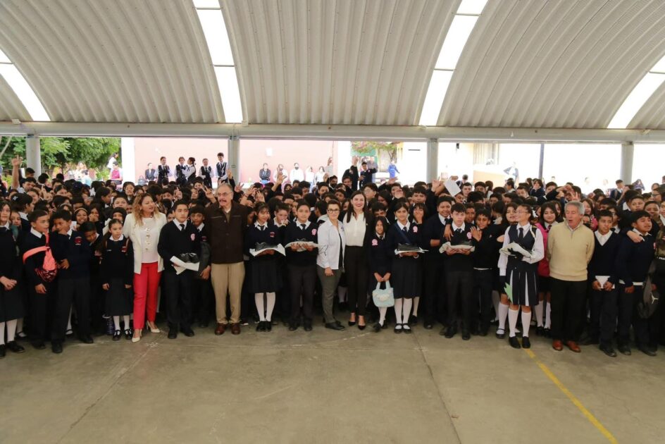 Tenis de Jalo a Estudiar, apoyo a la economía familiar: jóvenes beneficiados