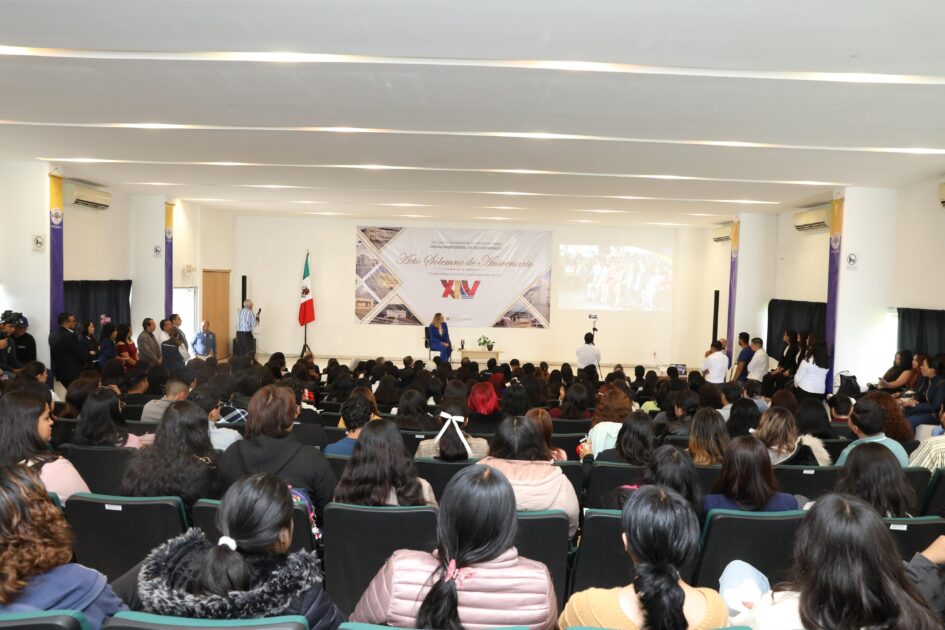 La honestidad es parte fundamental del quehacer cotidiano: Yarabí Ávila 