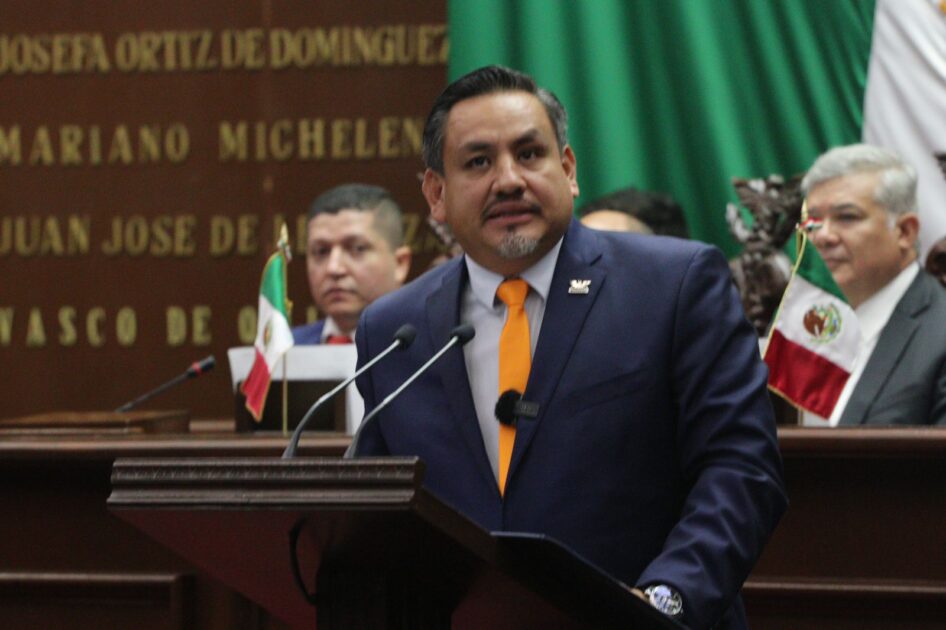 La Política es para construir y no para destruir: Víctor Manuel Manríquez