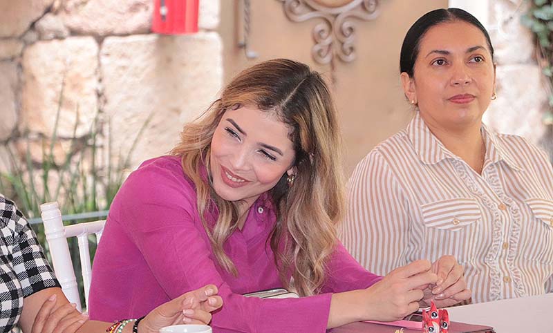 Diputada local Brissa Arroyo, cierra filas con Senadora, Araceli Saucedo