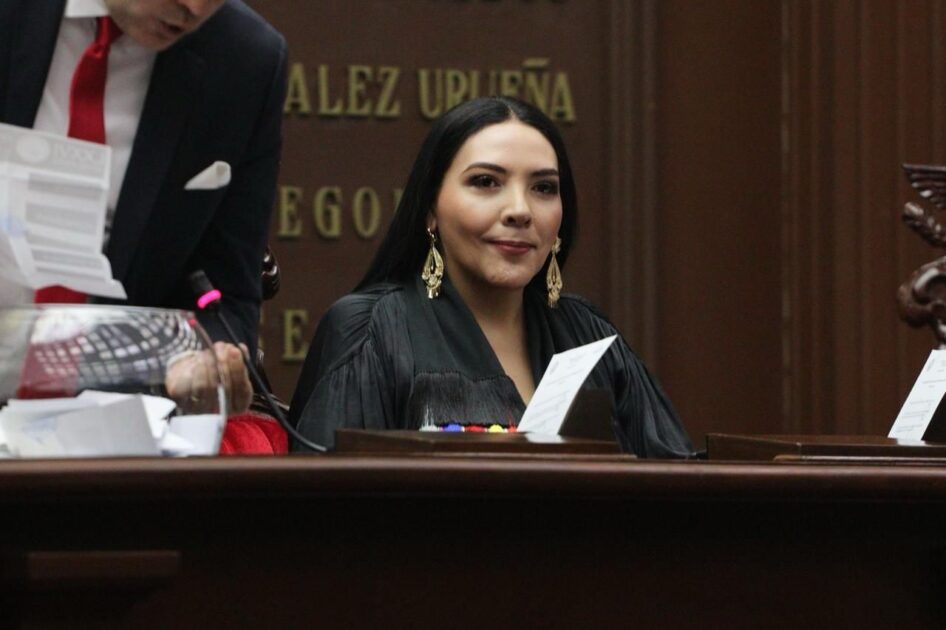 Adriana Campos, destaca su responsabilidad hacia los votantes que confiaron en ella