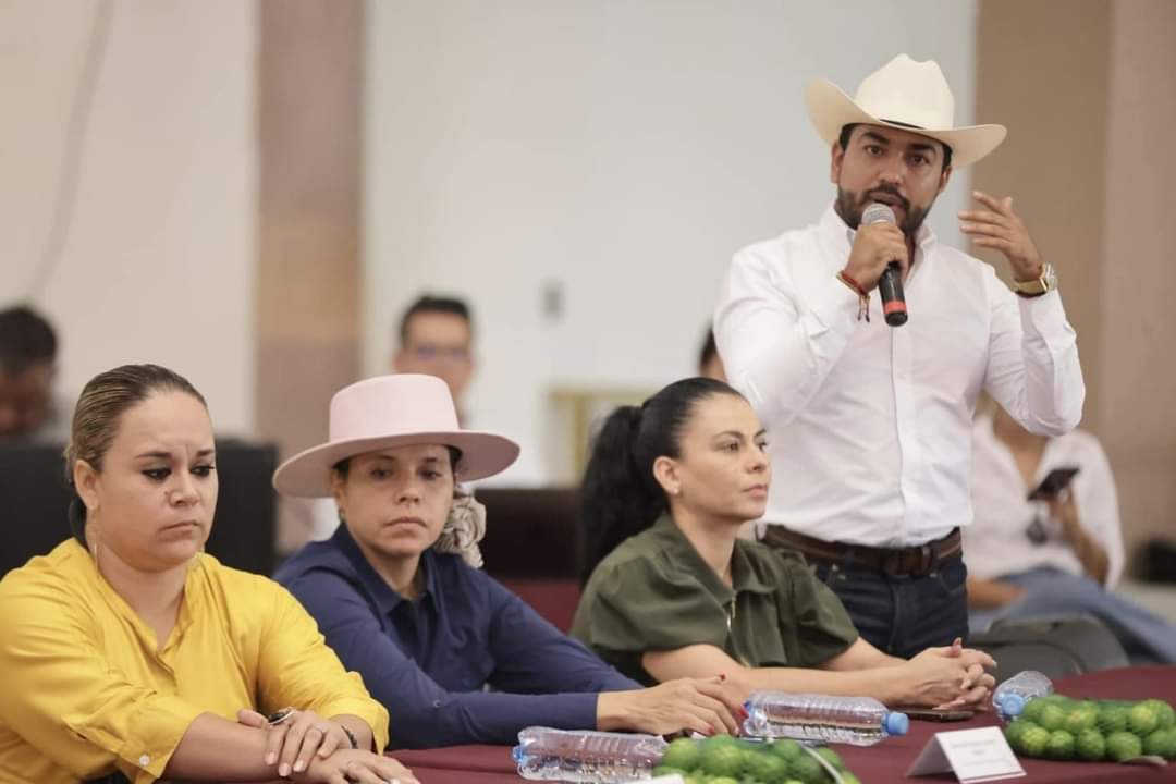 A paso firme avanza administración municipal de Humberto Jiménez en Los Reyes