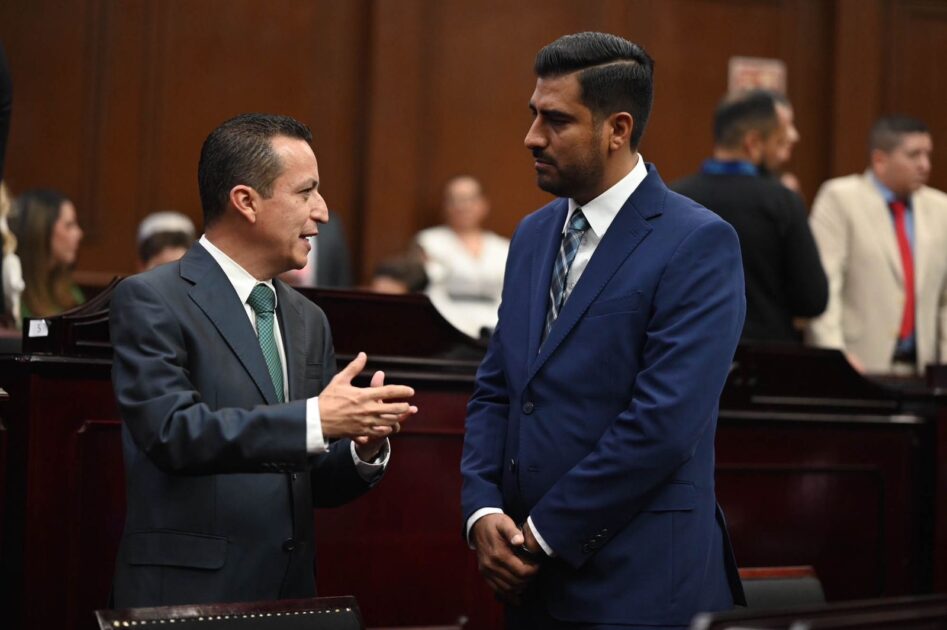 Toma protesta Poncho Chávez como diputado local