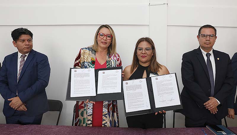 UMSNH refrenda su vocación humanista; la rectora Yarabí Ávila firma convenio con AMPSICOAC